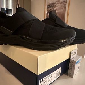 Tiem Cycling Shoe - Slipstream - Triple Black - with SPD Cleats